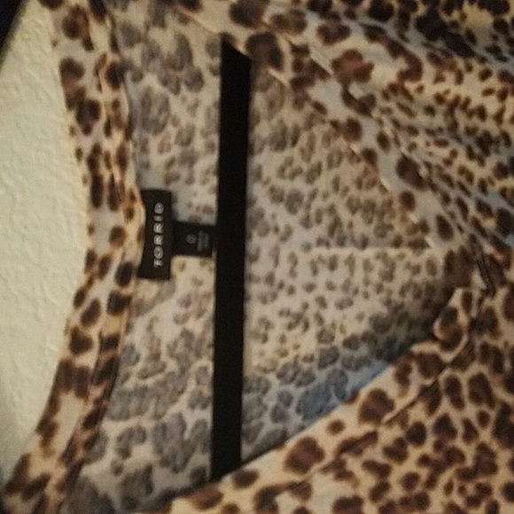 Torrid, size 0, cheetah top - Picture 3 of 3